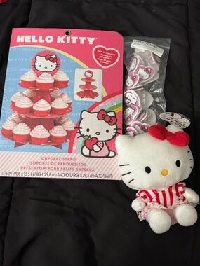 Hello Kitty Red & White Cupcake Stand with Plush & ring cupcake toppers